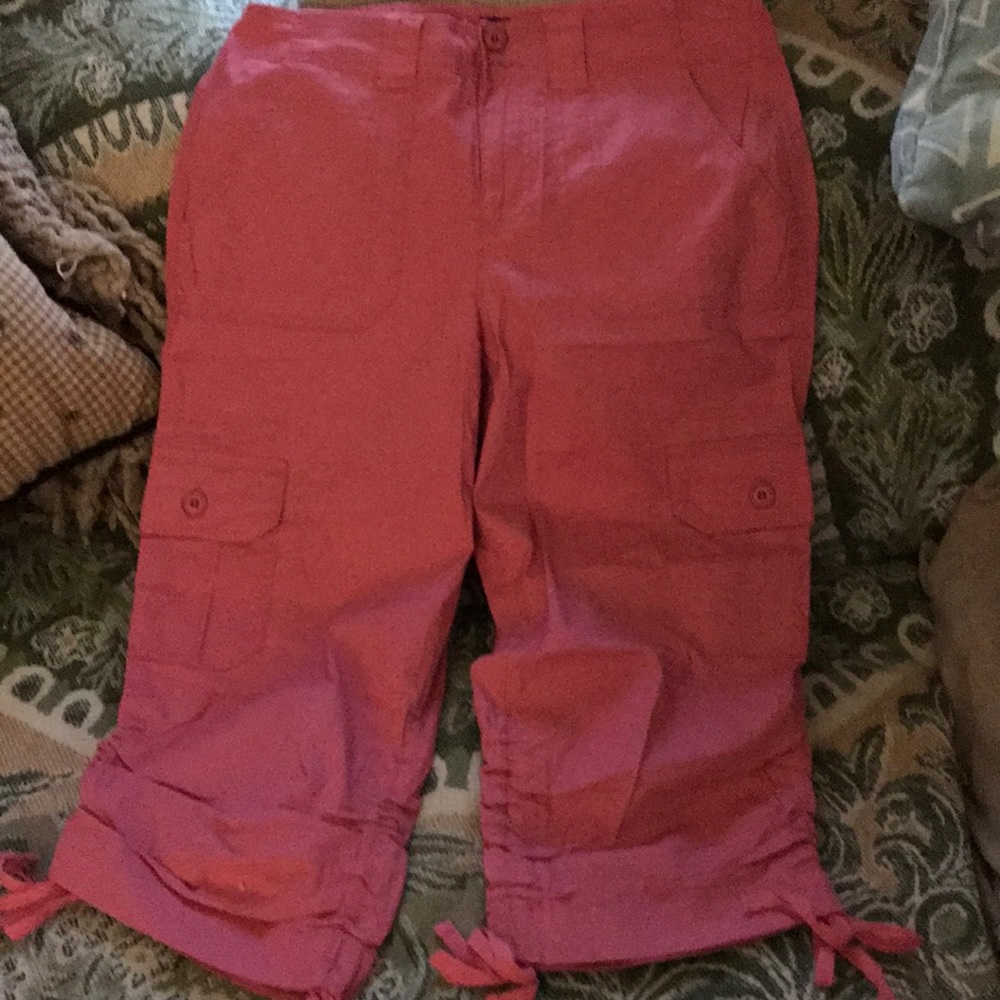 Woman’s size 10 Capri pants in coral.